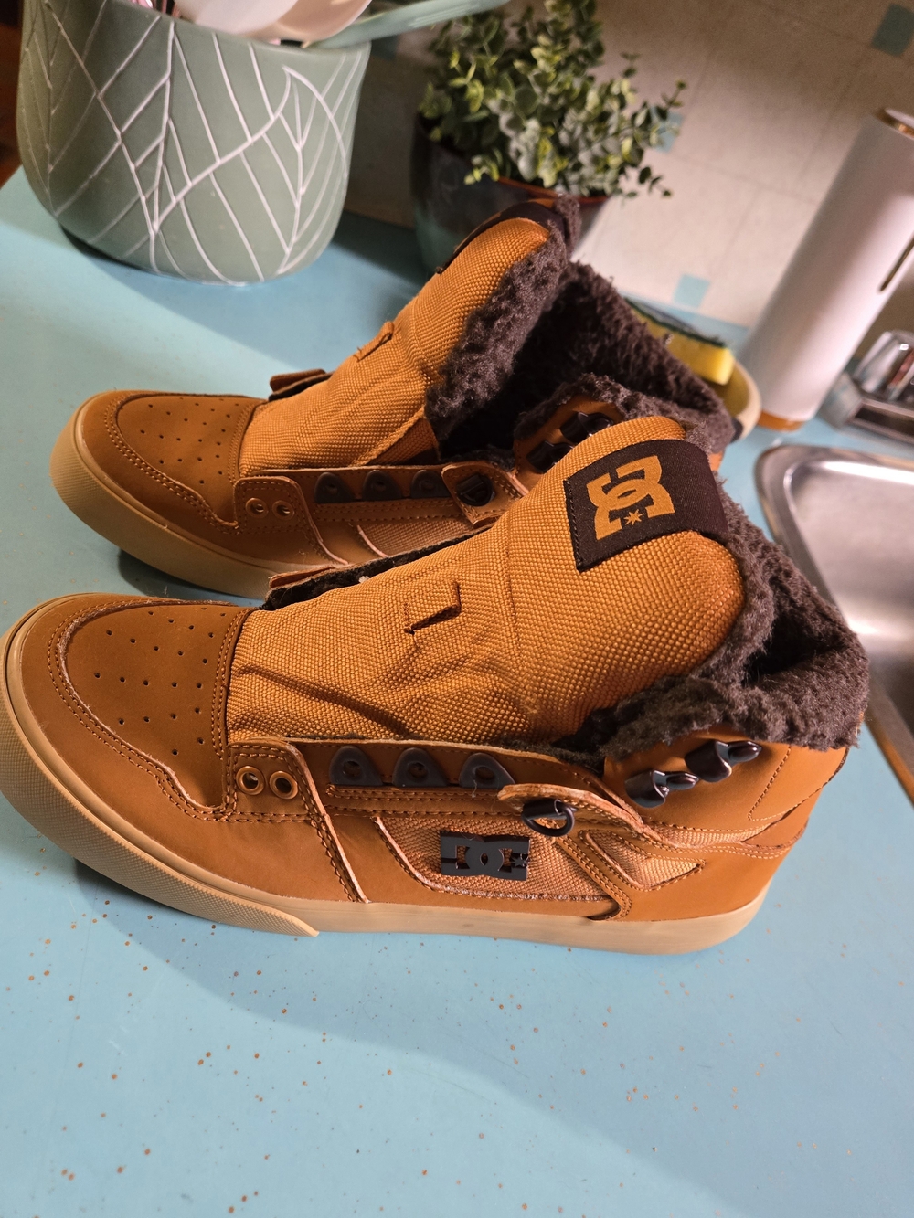 NWOT - DC Men’s 8/Women's 9.5 - High-Top Winter Sneakers in Tan/Brown